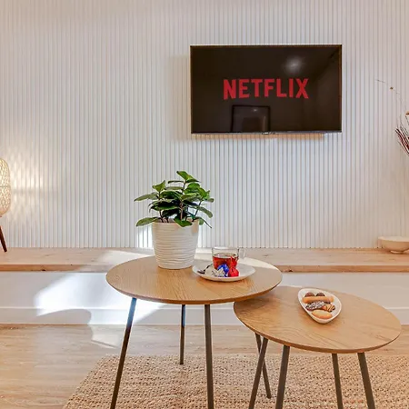 Diseno Con Garaje Gratis By Theblueapartments Com Appartamento