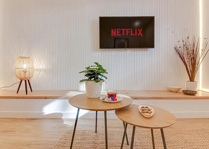 Diseno Con Garaje Gratis By Theblueapartments Com アパート