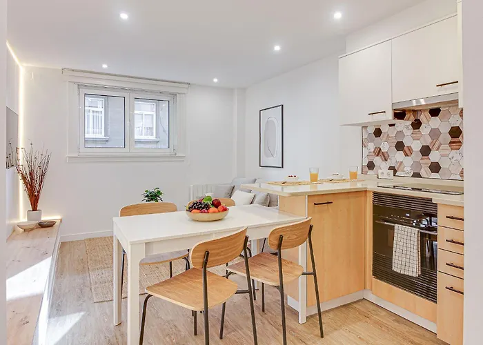 Diseno Con Garaje Gratis By Theblueapartments Com * ア・コルーニャ