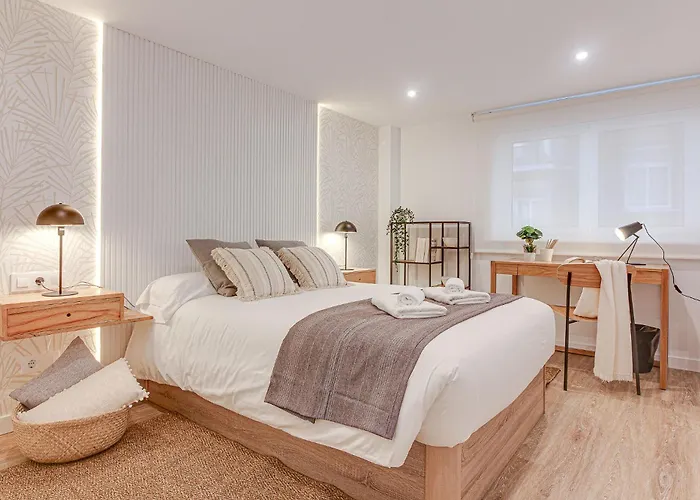 Diseno Con Garaje Gratis By Theblueapartments Com アパート